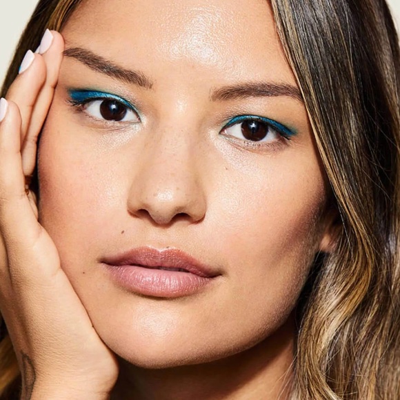 🤍New Urban Decay Hydromaniac Hydrating Tinted Makeup🤍 - Picture 2 of 5